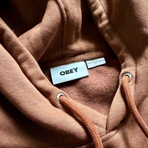 Obey Men's Brown Graphic Sweatshirt - Picture 2 of 3